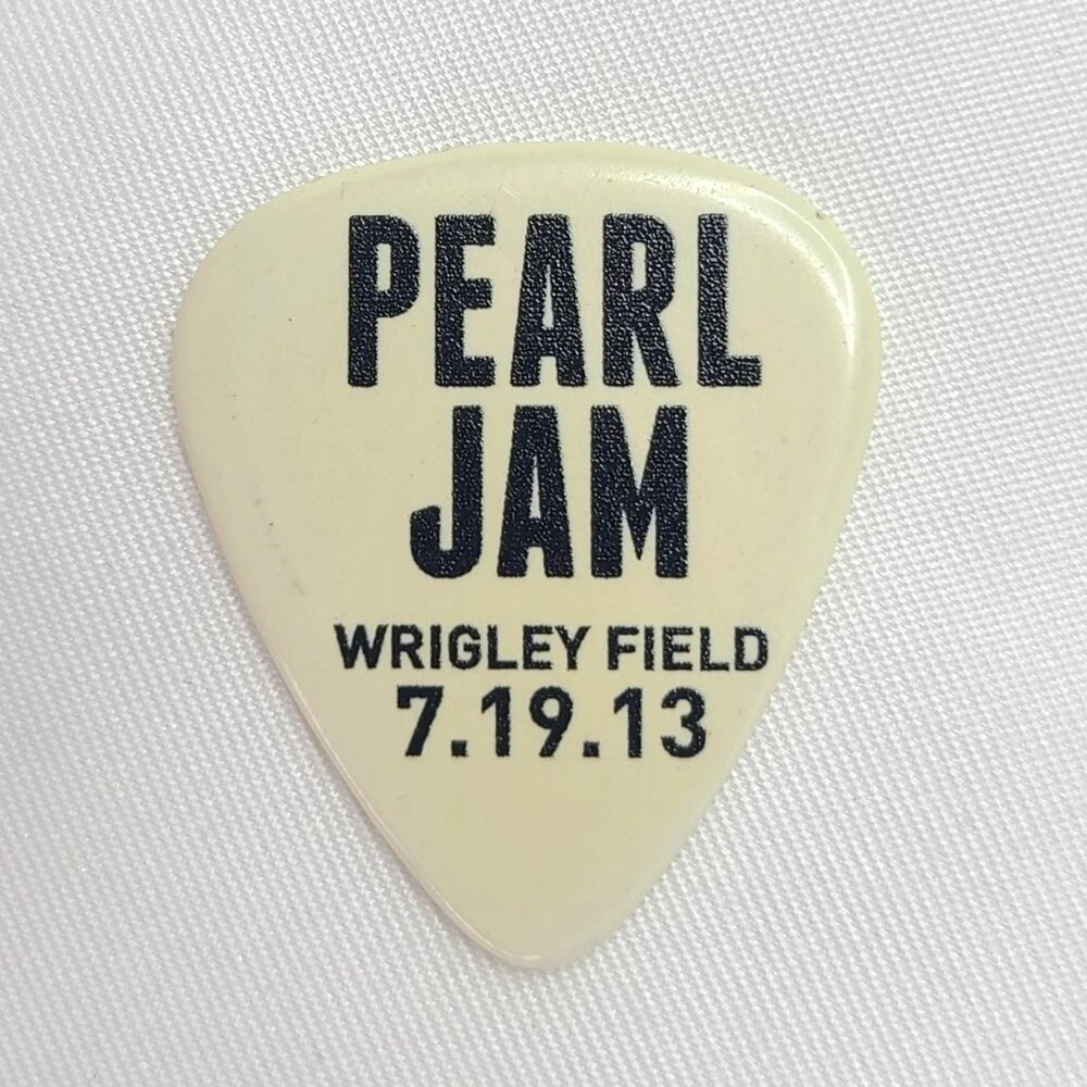 Pearl Jam Guitar Pick Wrigley Field 7/19/2013 Chicago Concert Music Memorabilia - Picture 2 of 8